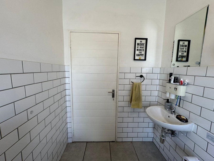 2 Bedroom Property for Sale in The Connifers Western Cape